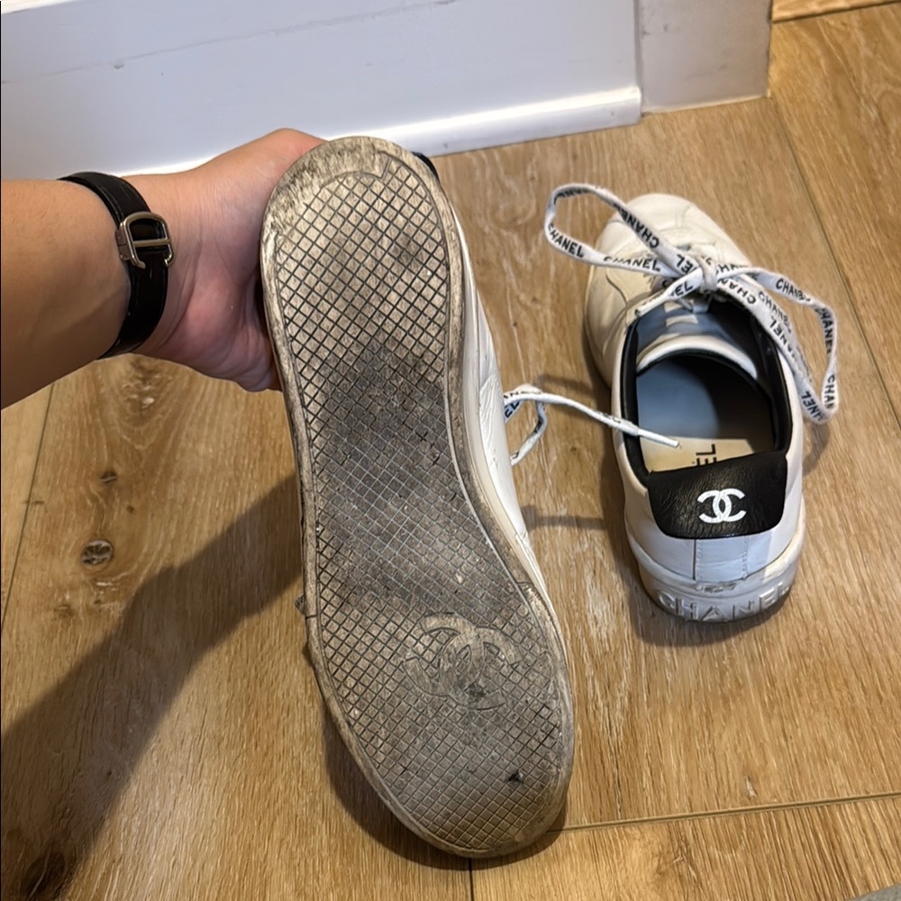 CHANEL White Sneakers with Black Accents - Picture 4 of 4